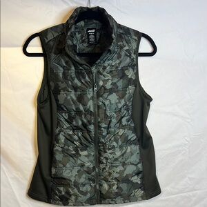 Avia Green Puffer Coat for Ultimate Warmth and Style